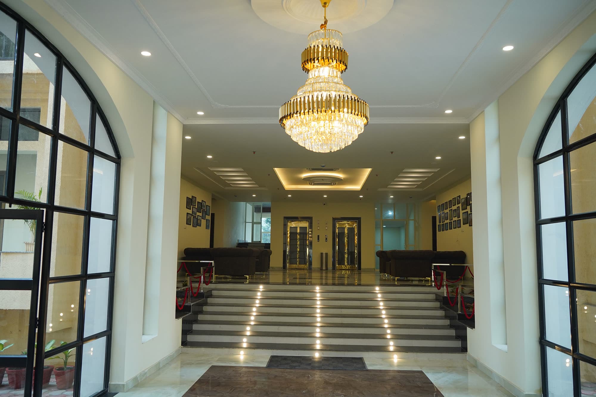 KP Palace grand lobby
